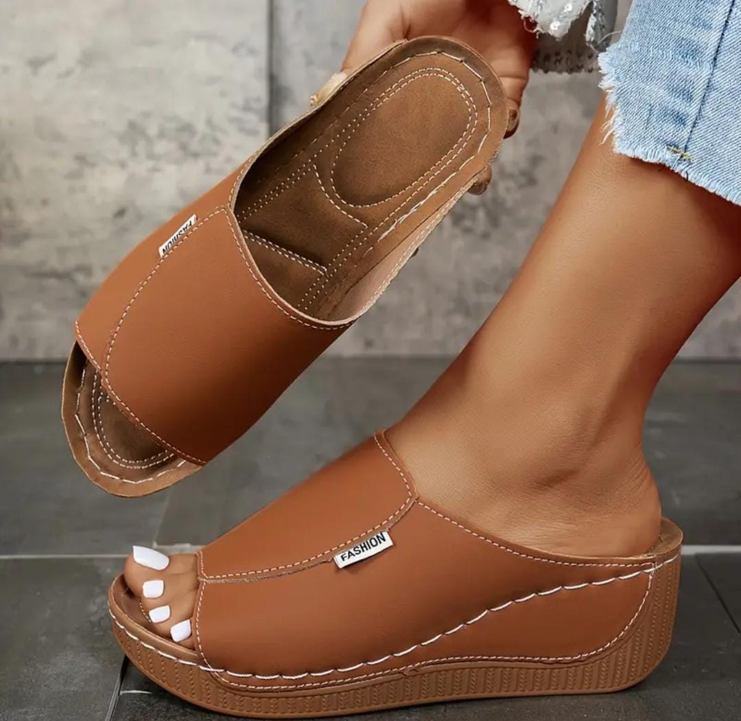 Aura Confort – Sandalia Cómoda y Elegante para Uso Diario